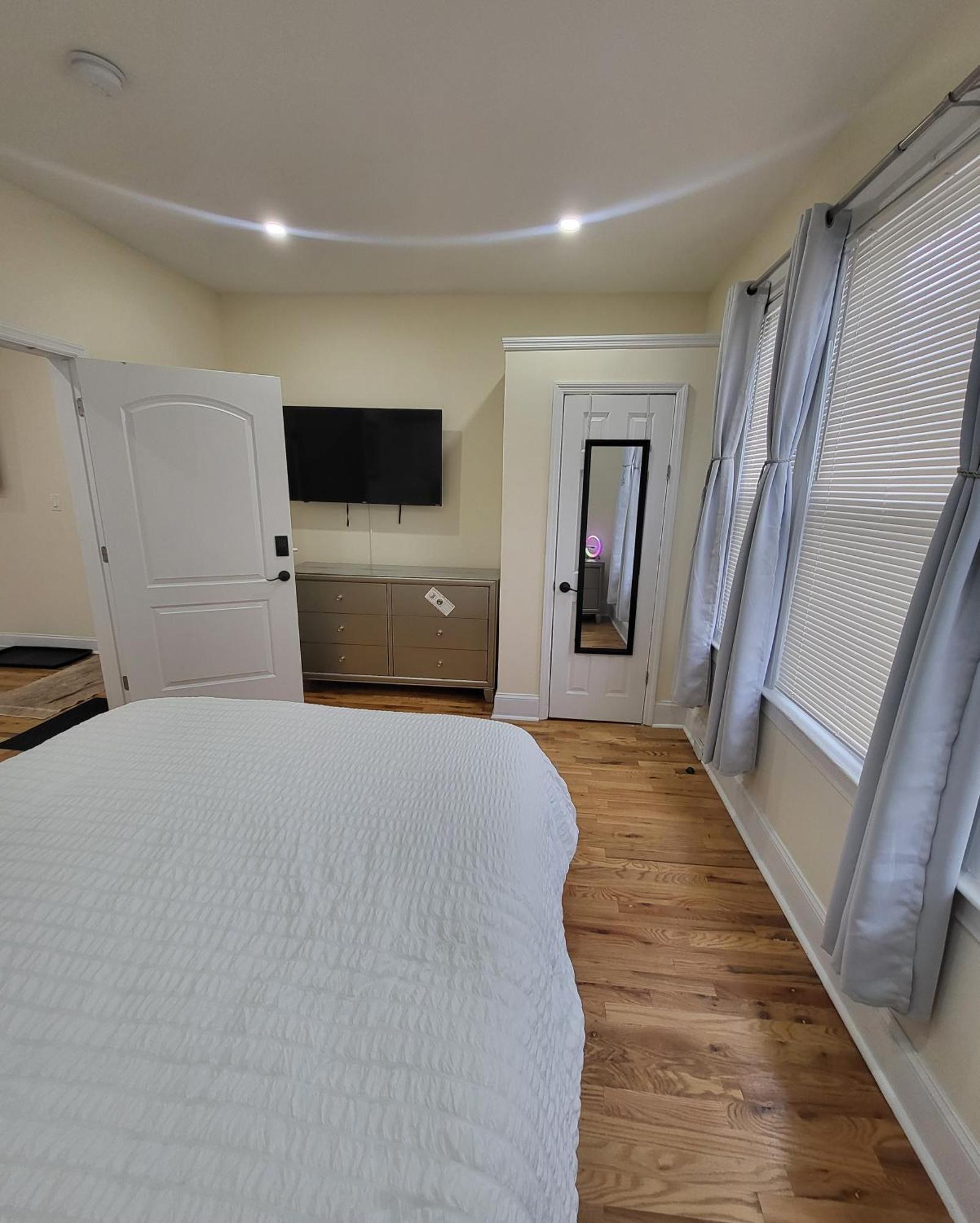 Apartamento Ooohlala! 2 Beds And 2 Full Baths W/Free Parking Newark Exterior foto