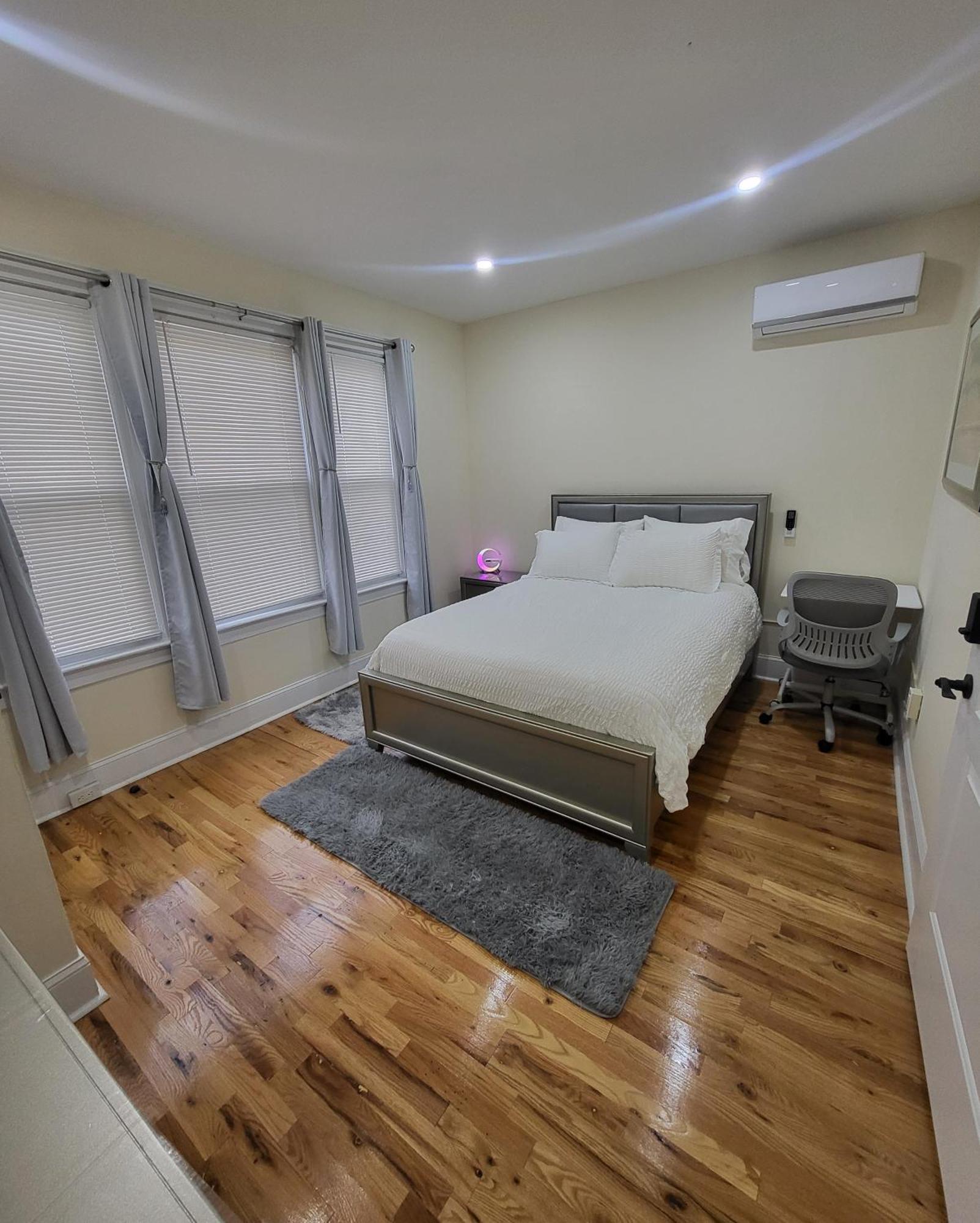 Apartamento Ooohlala! 2 Beds And 2 Full Baths W/Free Parking Newark Exterior foto