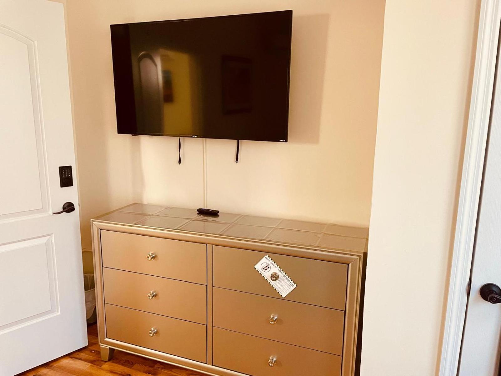 Apartamento Ooohlala! 2 Beds And 2 Full Baths W/Free Parking Newark Exterior foto